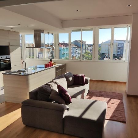 M&H Loft - Apartamento T2 Em เซตุบาล ภายนอก รูปภาพ