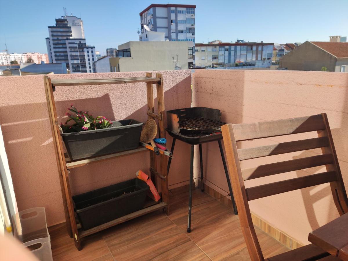 M&H Loft - Apartamento T2 Em เซตุบาล ภายนอก รูปภาพ