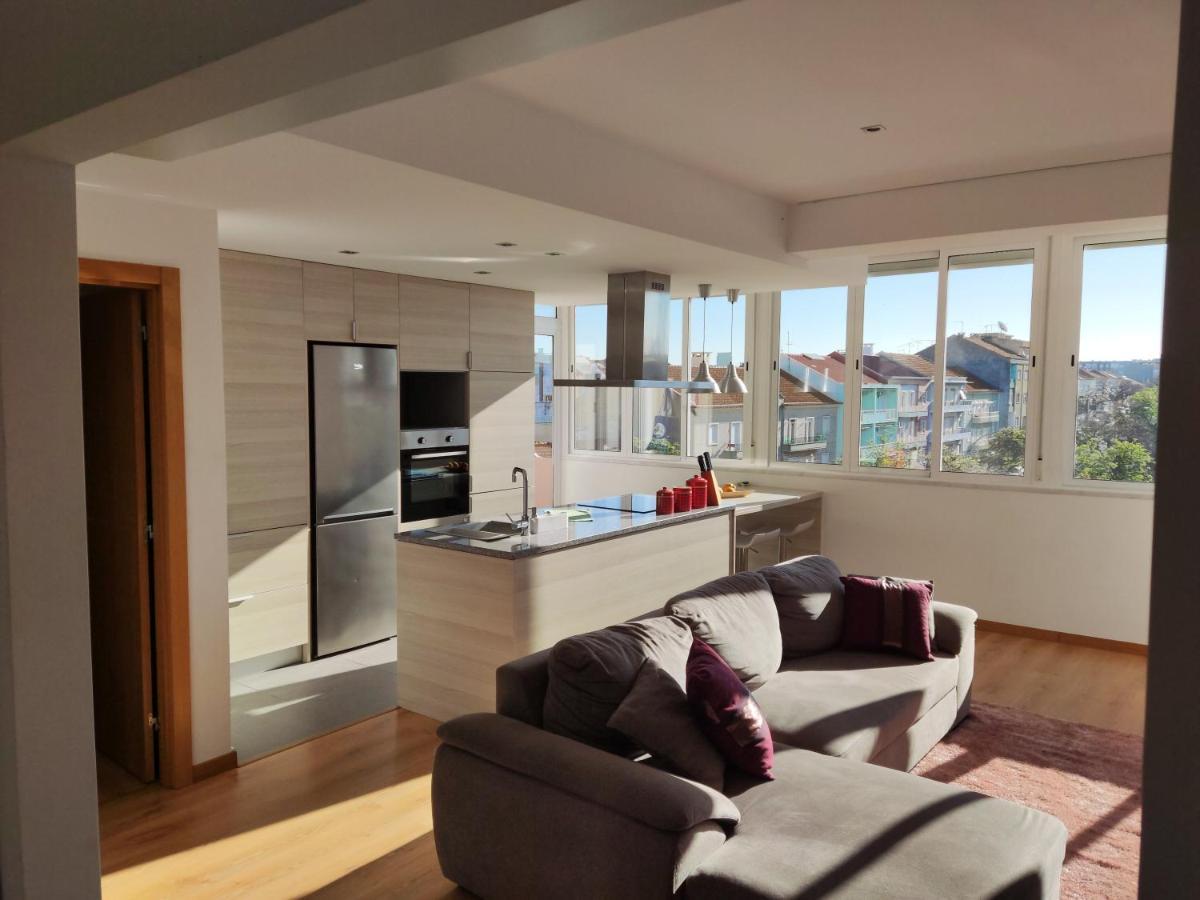 M&H Loft - Apartamento T2 Em เซตุบาล ภายนอก รูปภาพ